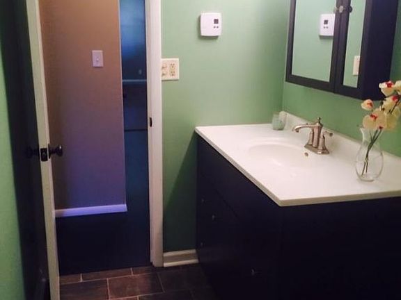 5th image of 17448 Wilshire Dr