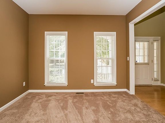 3rd image of 3401 Lantern View Ln