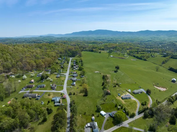 277 Walnut Grove Rd, Bluff City, TN 37618