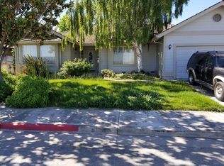 1075 Meridian St, Hollister, CA 95023