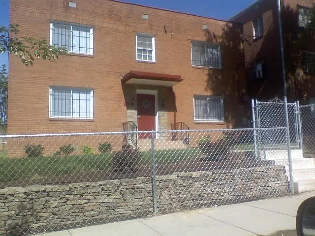 312 62nd St NE — Photo 1
