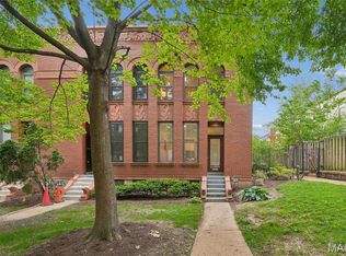 10 Manhattan Mews, Saint Louis, MO 63108