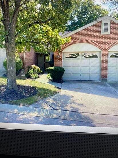 1st image of 34 Spring Pl