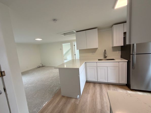 8 Louden St #2