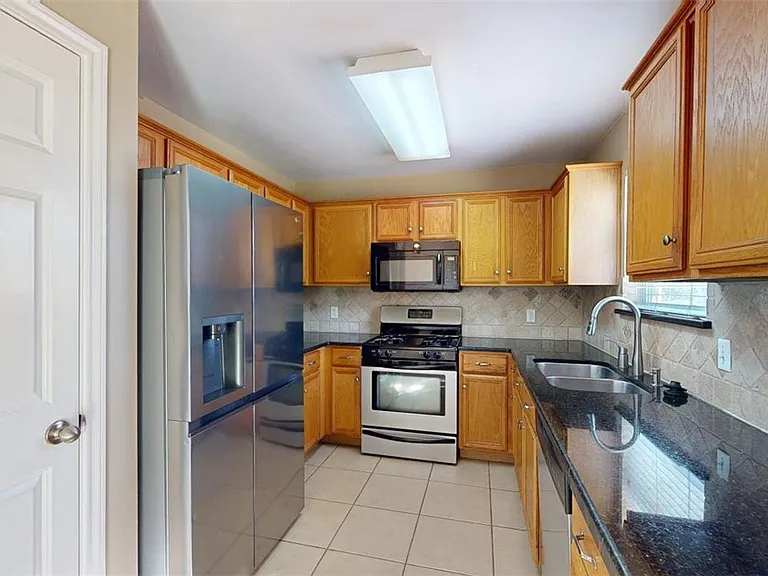 2407 Pintail Loop — Photo 6