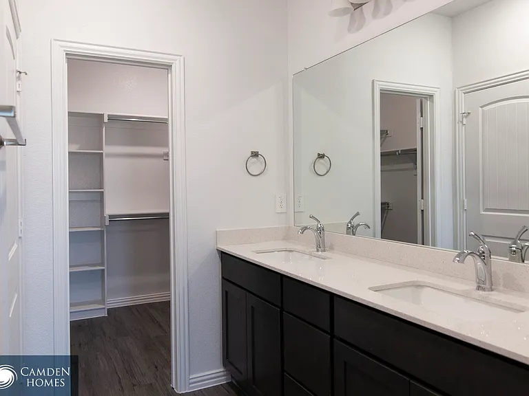 2521 Goldfinch Dr — Photo 7