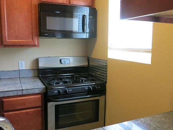 3rd image of 140 Curry Dr APT 102