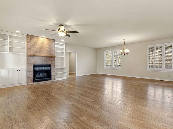 4th image of 932 Hermitage Rdg