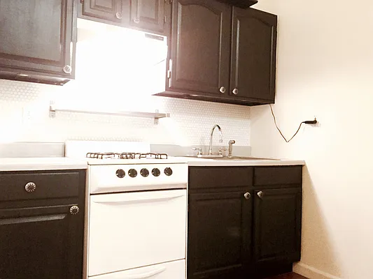 Rented by Sunrise Real Estate | media 35