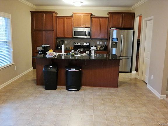 3rd image of 12811 Brandenburg Ln #18