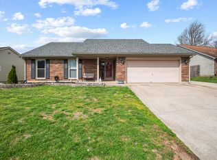 230 Chestnut Ln, Versailles, KY 40383