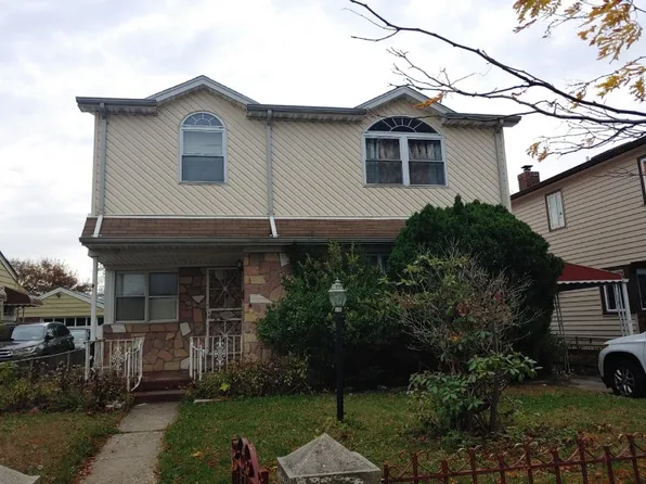 12815 235th St, Rosedale, NY 11422