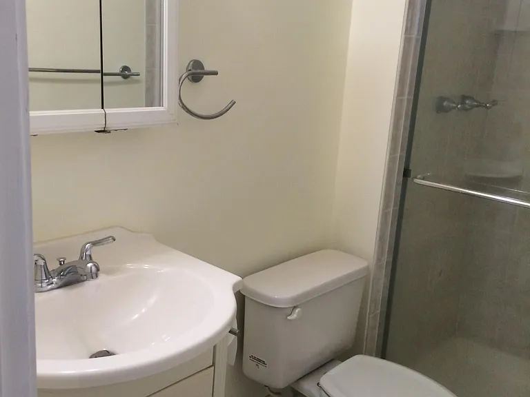 L6 Twin Rivers Dr N #L6 — Photo 8