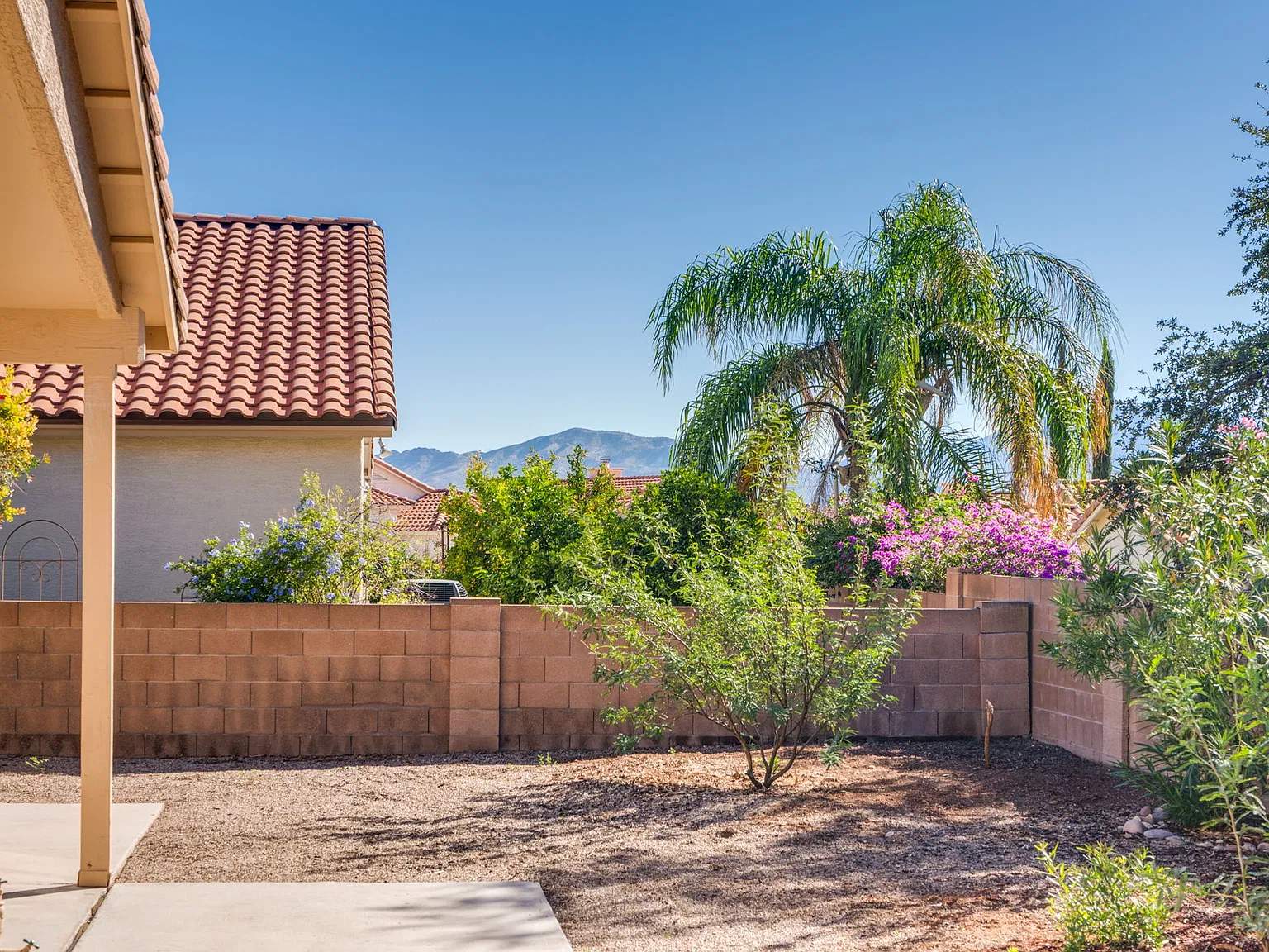 3 bed, 1754 sqft, $2,390 — Photo 2