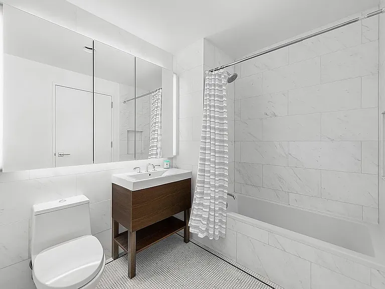 100 Avenue A #4D — Photo 6