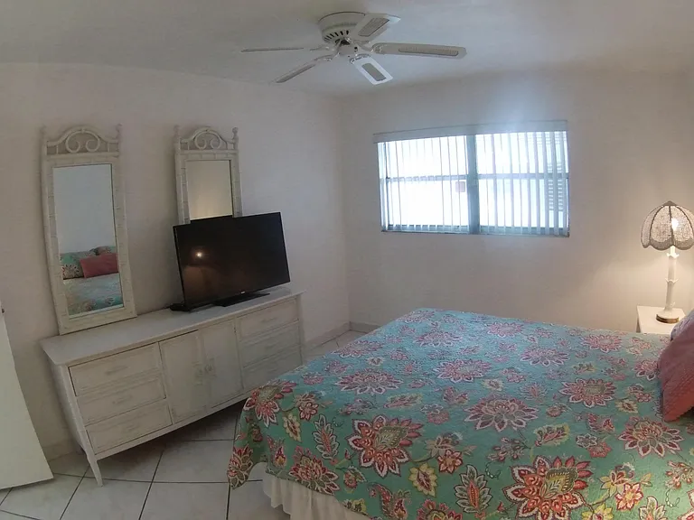 209 Waterford Cir #I — Photo 23