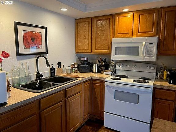 4th image of 109 Shadow Ranch Ln