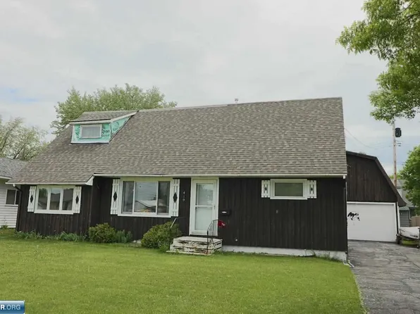 410 Hampshire Dr, Hoyt Lakes, MN 55750