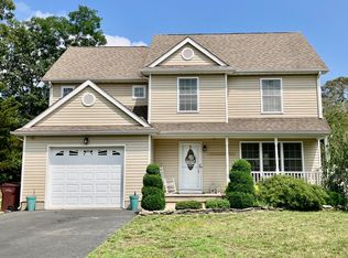313 Neptune Ave, Bayville, NJ 08721