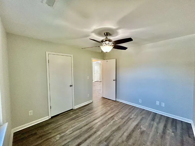 208 Woodcreek Dr #B-8 — Photo 9