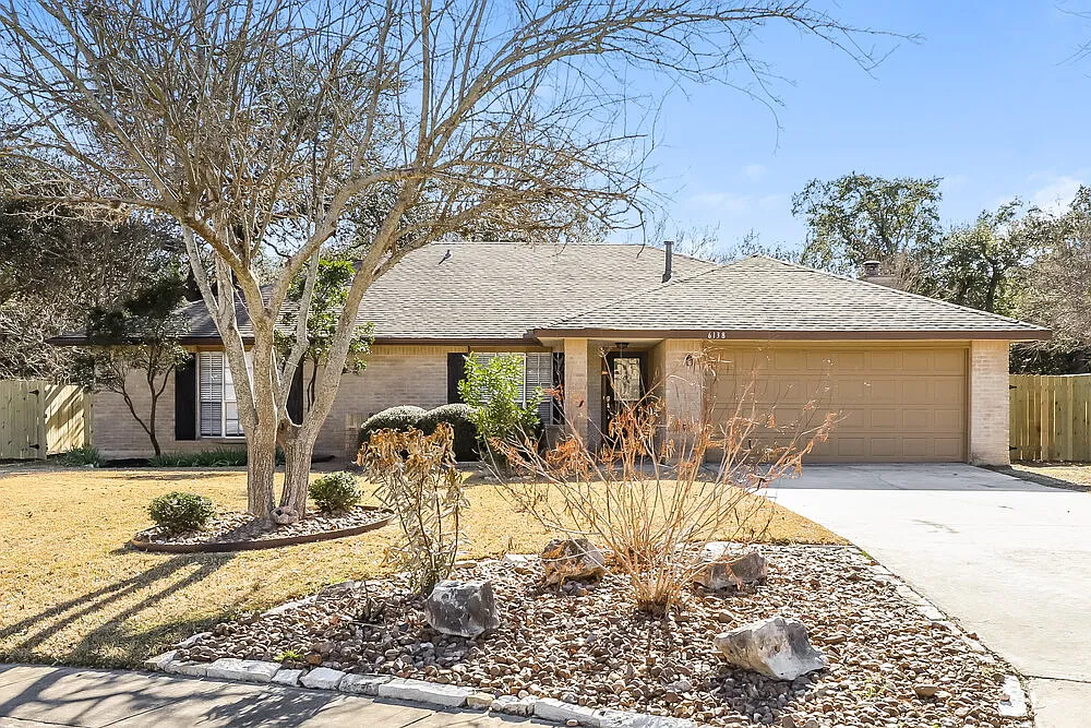 3 bed, 2.0 bath, 2106 sqft, $2,245 — Photo 1