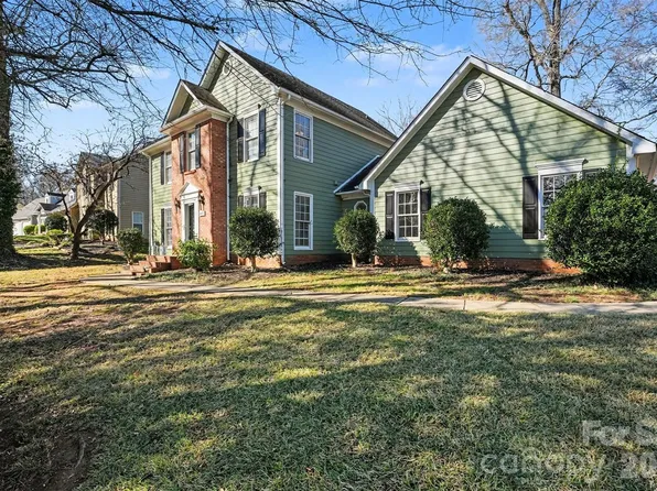 1635 Bear Mountain Rd, Charlotte, NC 28214
