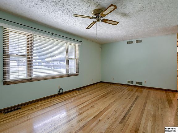 5th image of 643 S 216th St