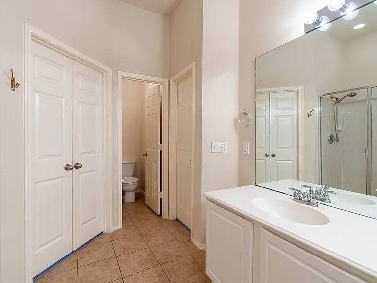 2505 Monroe Dr — Photo 8
