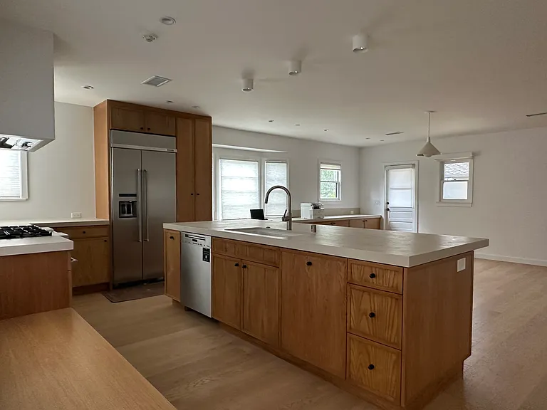 2055 Robin Rd — Photo 4