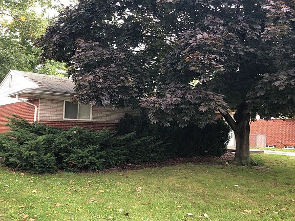 2nd image of 30045 Iroquois Dr