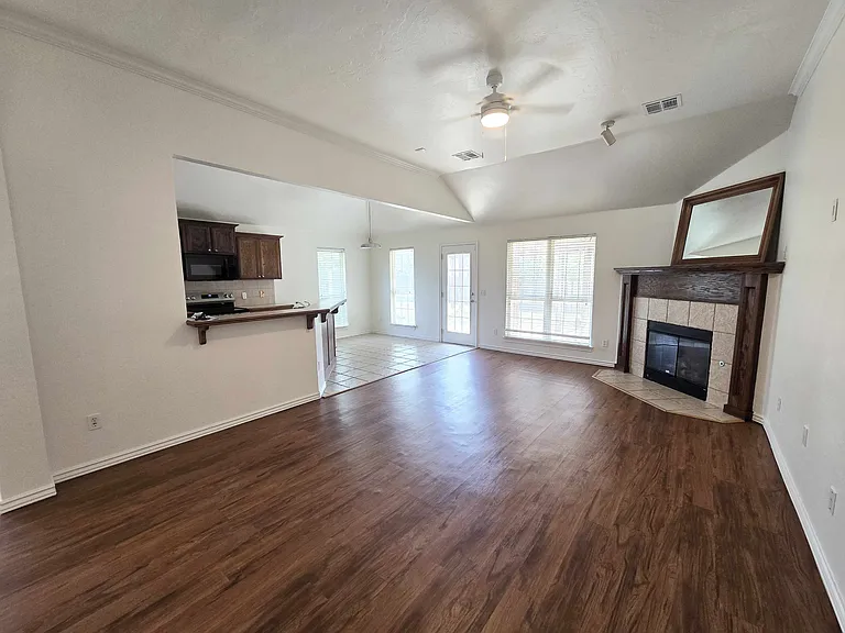 16001 Korie Dr — Photo 7