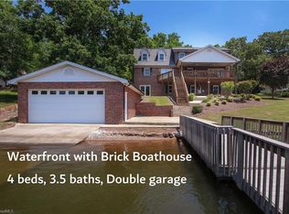 378 Shoreline Dr, New London, NC 28127