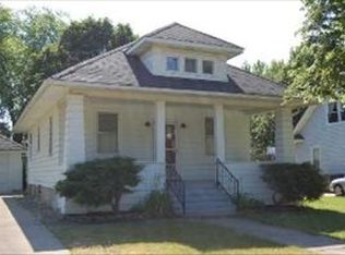 731 Saint John St, Elgin, IL 60120