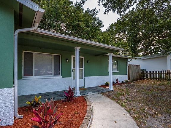 5th image of 1011 Woodbrook Dr S