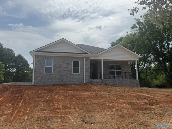 769 Billy D Harbin Rd, New Market, AL 35761