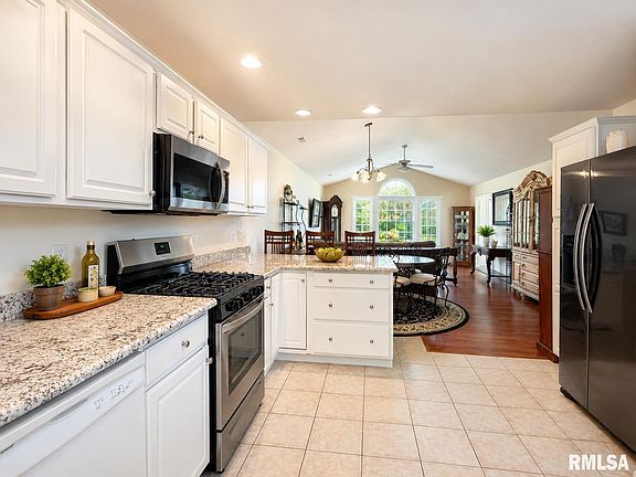 5th image of 2111 W Jubilee Ln