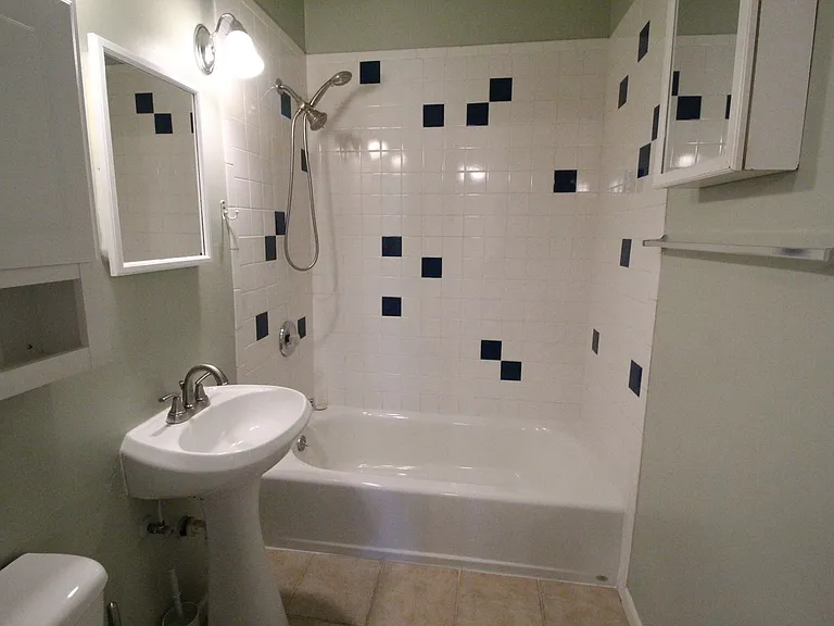 1412 W 51st Street — Photo 16