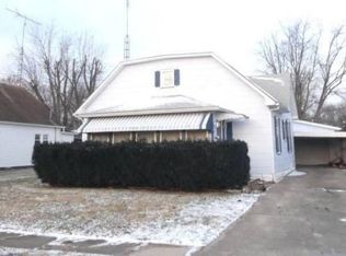 676 Park St, Hillsboro, IL 62049