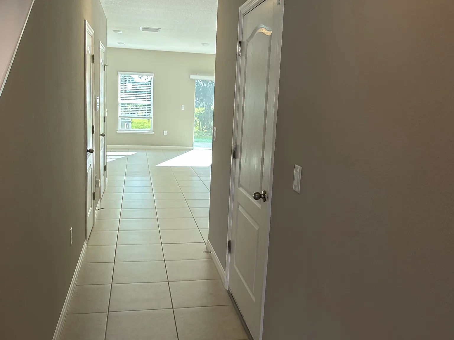 3 bed, 2.5 bath, 1652 sqft, $1,800 — Photo 3