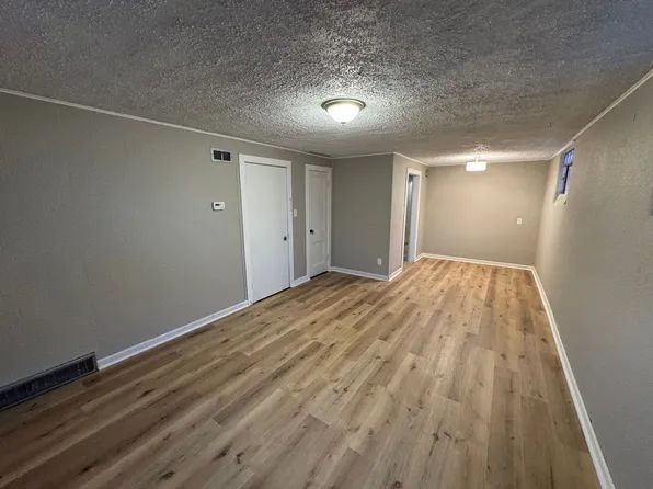 941 Sheridan, 941 Sheridan St #B, Salina, KS 67401