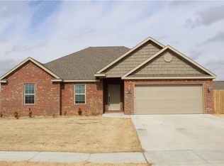 2270 Hunter Dr, Pea Ridge, AR 72751