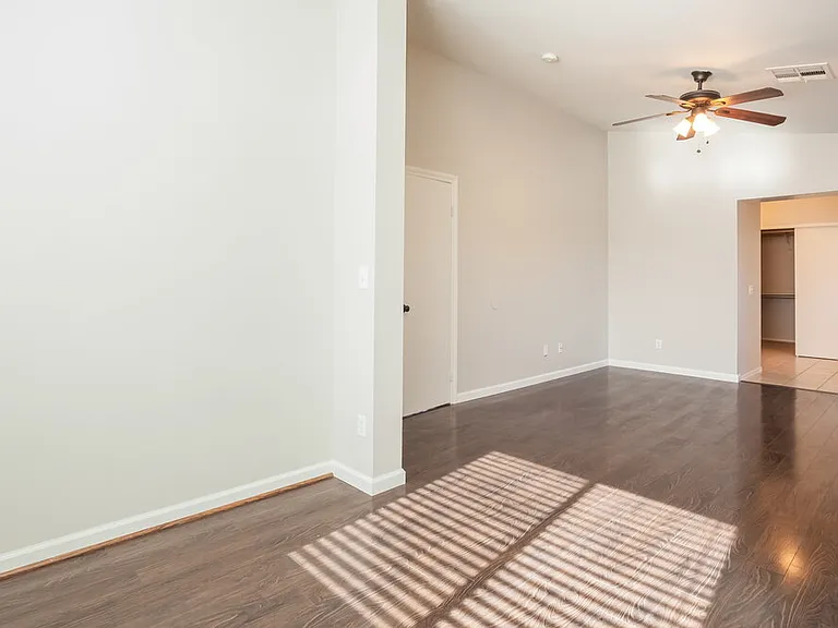 4509 Dagnar Ct — Photo 9