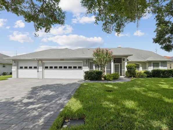 6545 N Lake Dr, Zephyrhills, FL 33542