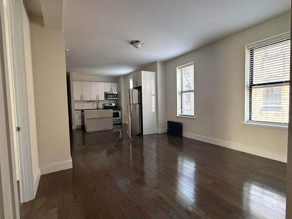 1st image of 630 Rugby Rd #21