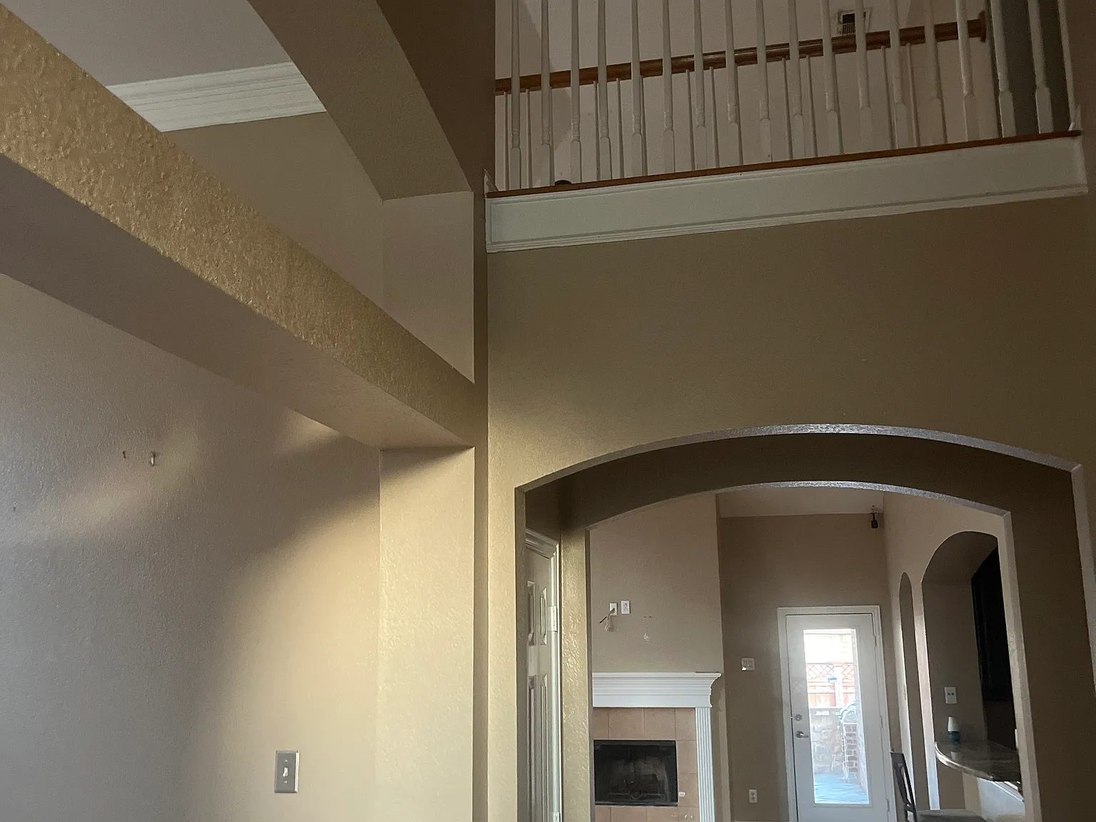 5 bed, 2.5 bath, 3067 sqft, $3,200 — Photo 4