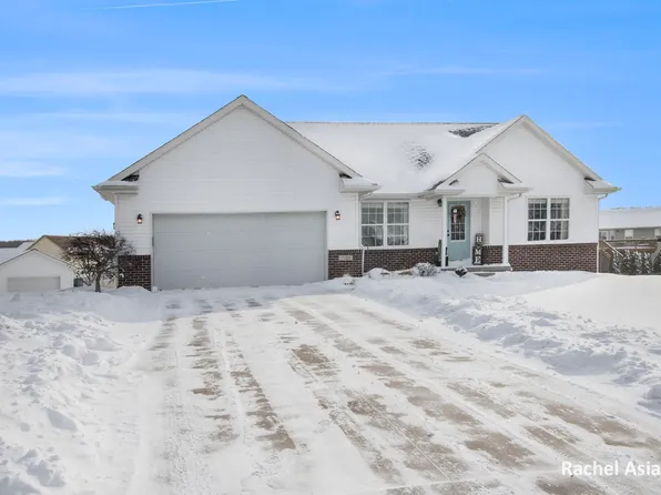 2120 Crystalstone Ct SE, Caledonia, MI 49316