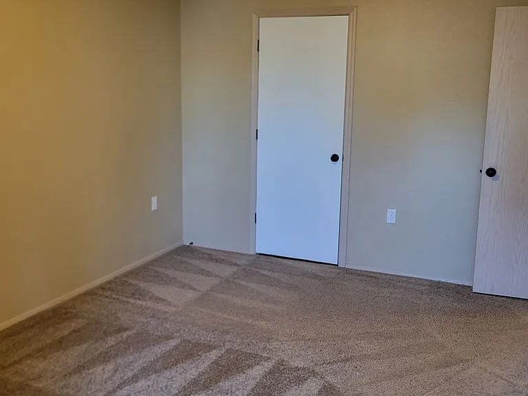 South Vista Apartments — Photo 26