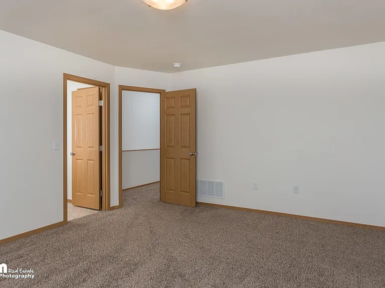 2454 W Ben Hogan Ave — Photo 8