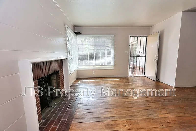 2 bed, 1.0 bath, 900 sqft, $1,600 — Photo 4