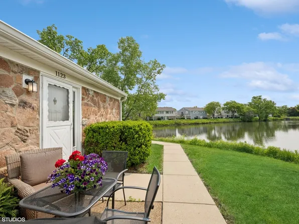 1123 Boston Hbr, Schaumburg, IL 60193